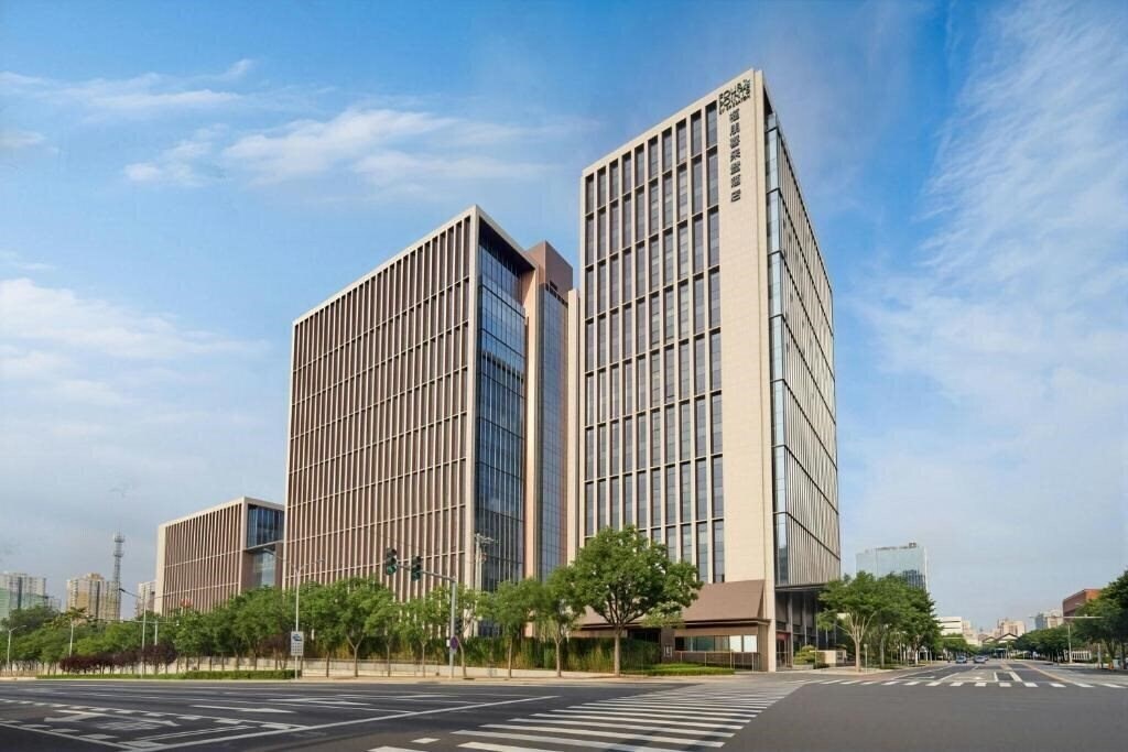 Отель Four Points by Sheraton Beijing South Railway Station Hotel 4*