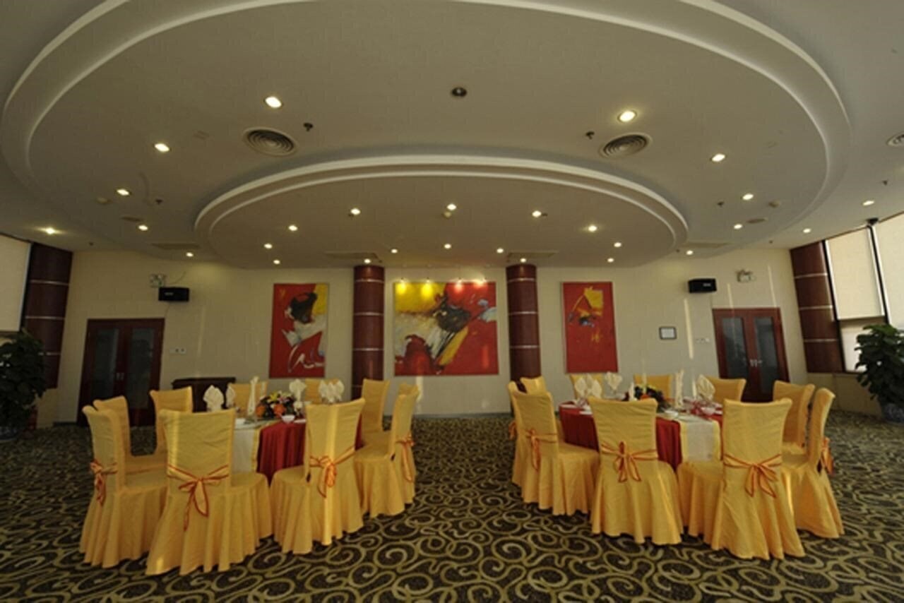 Картинка Exhibition Centre Hotel 3*