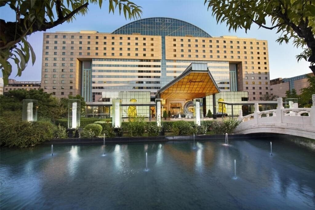 Отель Kempinski Hotel Beijing Lufthansa Center 5*