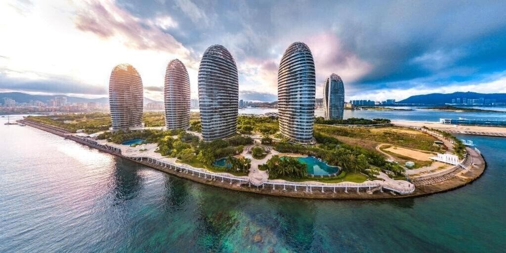 Фотографія Baohong Hotel Sanya 4*