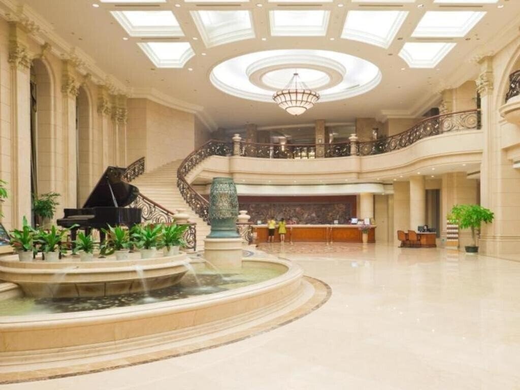 Зображення Baohong Hotel Sanya 4*