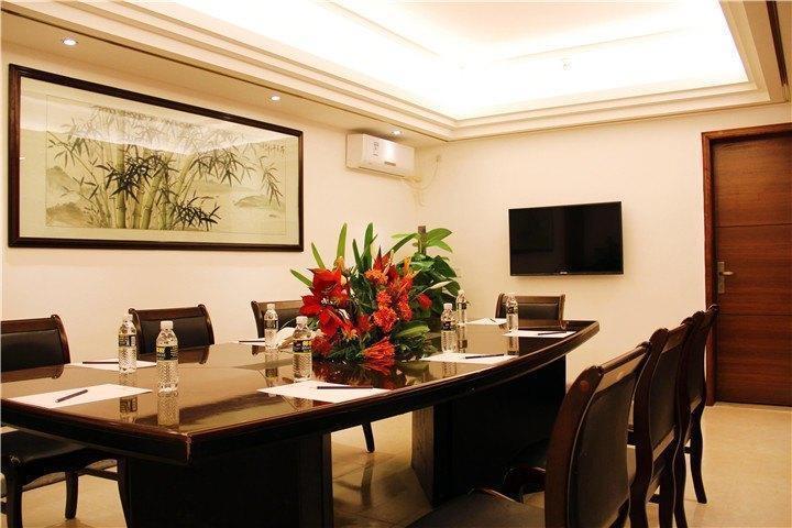 Отель Guest House International Hotel 4*