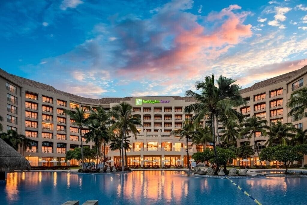 Готель Holiday Inn Sanya Bay Resort Hotel 5*