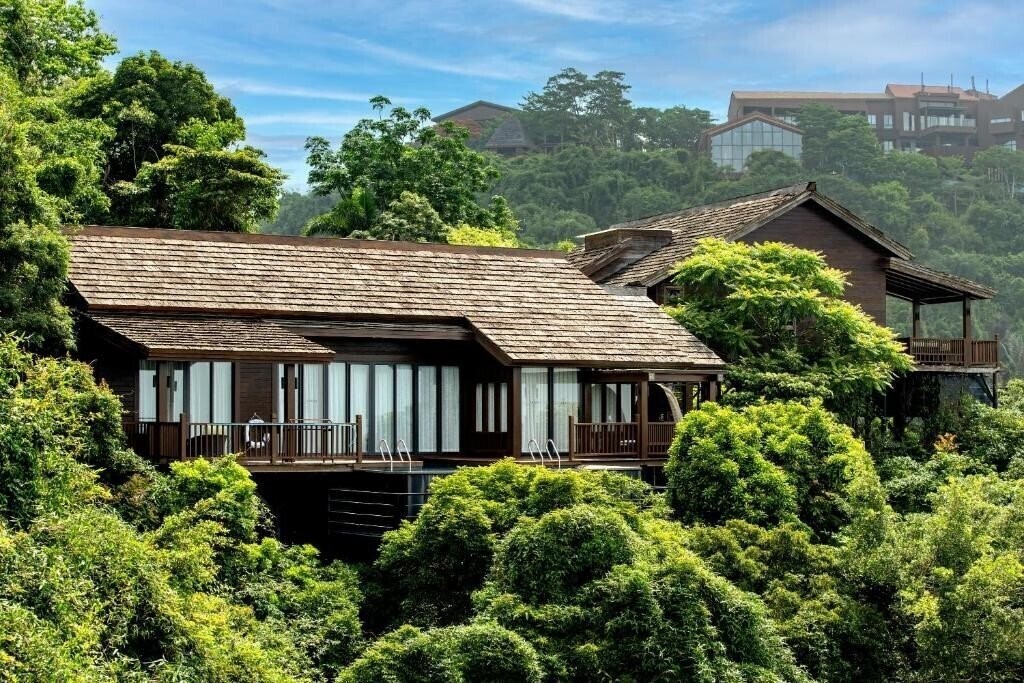 Фотография Yalong Bay Earthly Paradise. Bired's Nest Resort 5*
