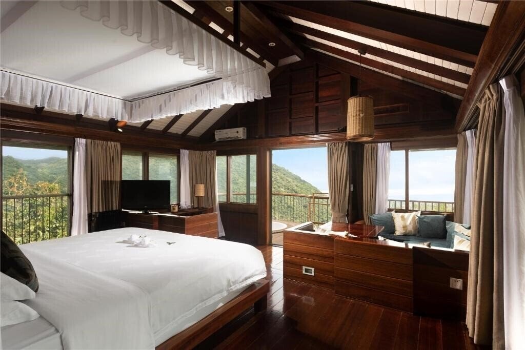 Изображение Yalong Bay Earthly Paradise. Bired's Nest Resort 5*