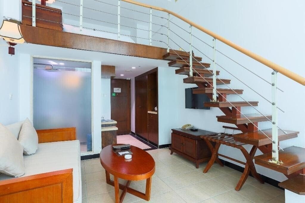 Изображение Sanya Hai Yue Bay Holiday Hotel 4*