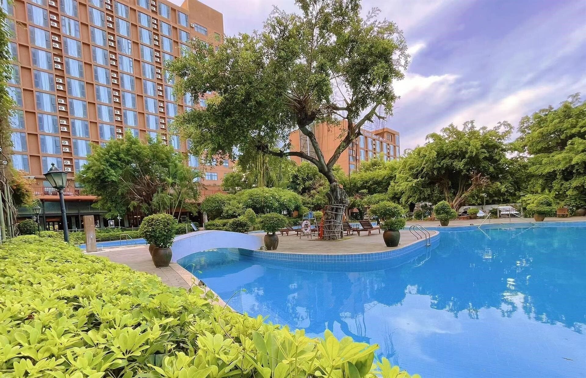 Отель Sea Rainbow Hotel Sanya (ex. Sanya Searainbow Hotel) 3*