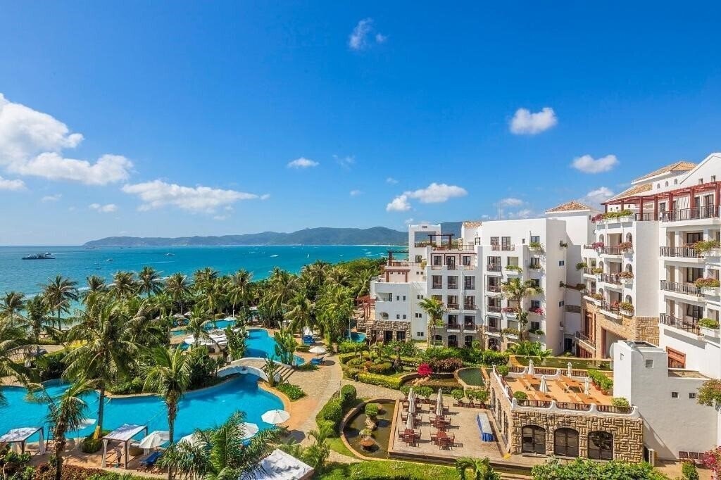 Готель Aegean Suites Sanya Yalong Bay Resort 5*