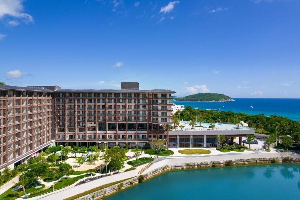 Готель Hualuxe Sanya Yalong Bay Resort 5*
