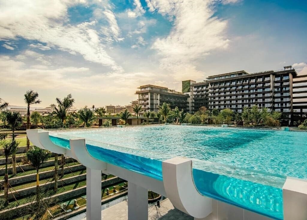 Картинка 1 Hotel Haitang Bay Sanya 4*