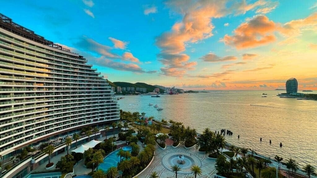 Готель Tiancheng Central Coast Seaview Hotel 5*