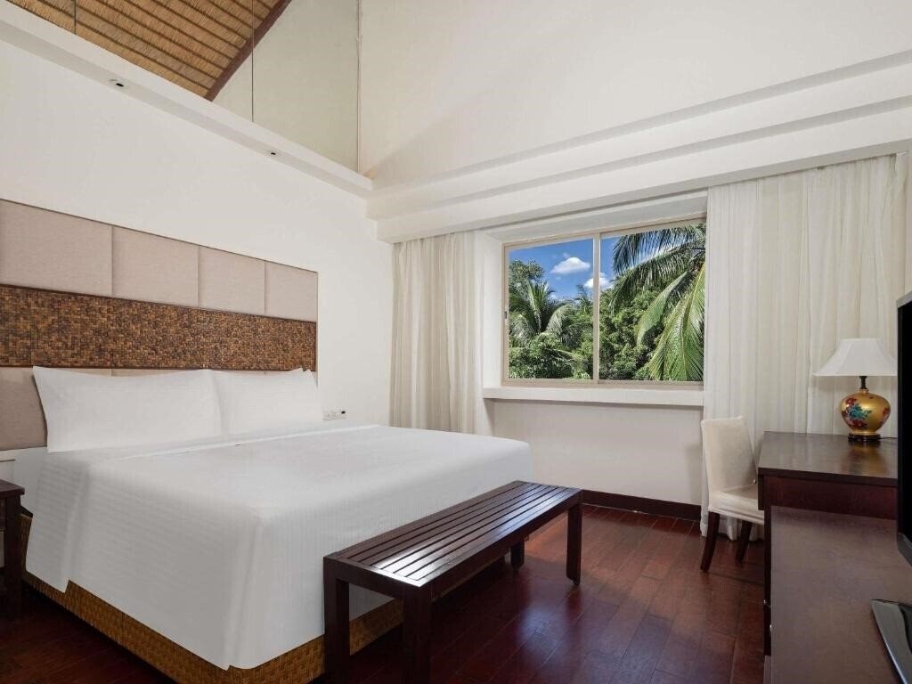Фото Grand Mercure Sanya Yalong Bay 5*