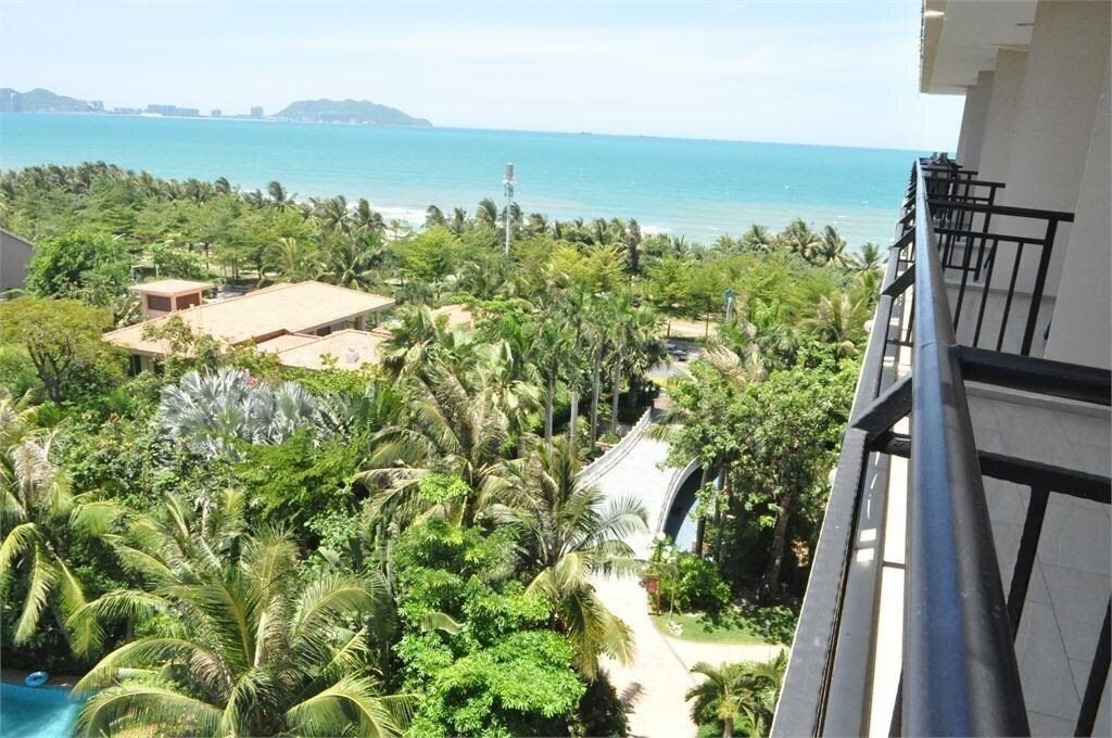 Отель La Costa Seaside Resort Hotel Sanya 4*