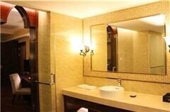 Изображение Xinjiang Plaza Holiday 4*