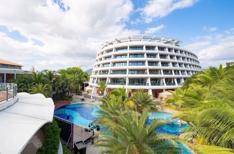Отель Xinjiang Plaza Holiday 4*