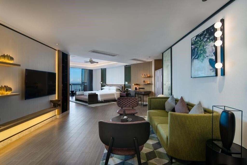 Фотографія Golden Phoenix Seaview Hotel 5*