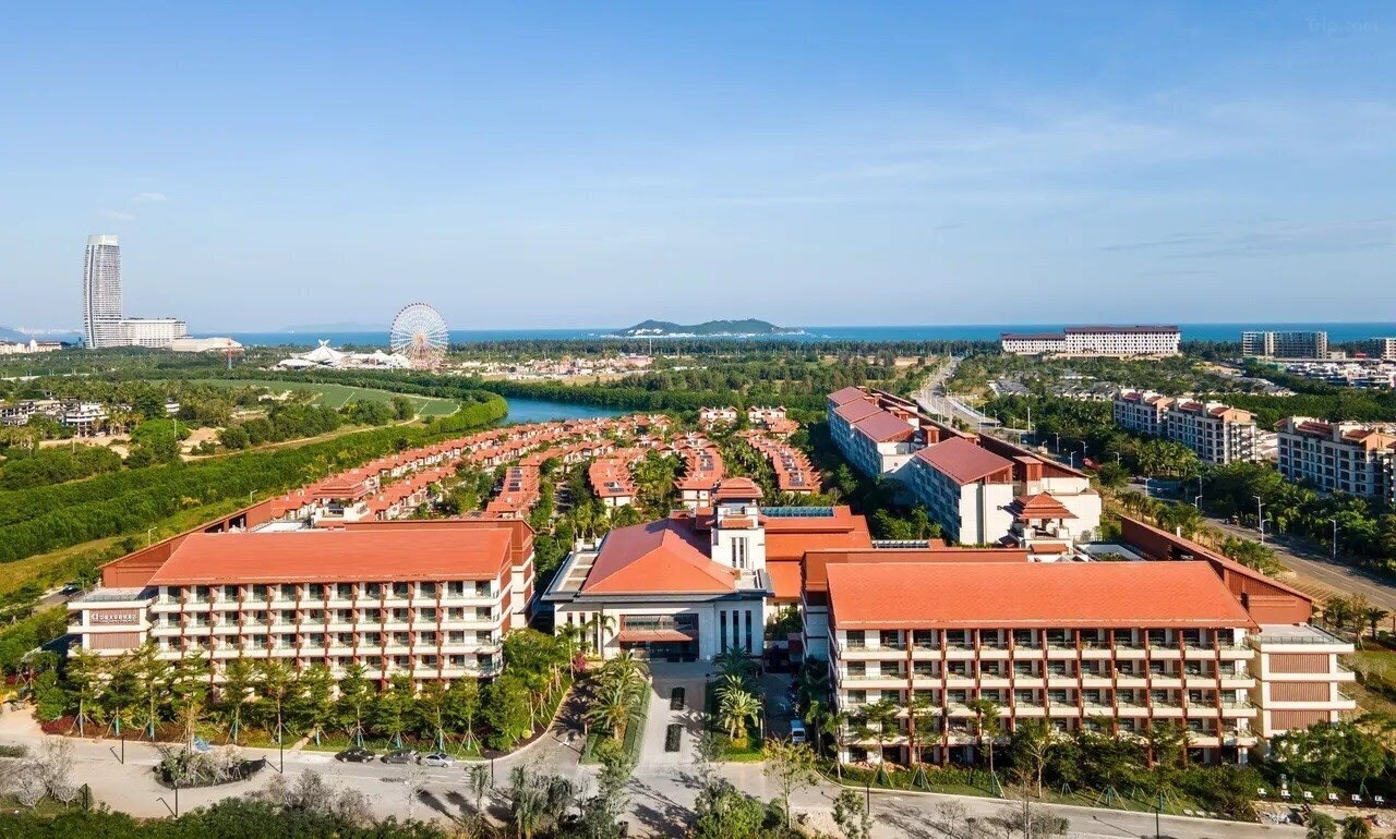 Отель The Qube Hotel Sanya Haitang Bay 4*