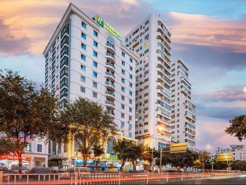 Готель Holiday Inn Experss Sanya Bay 3*