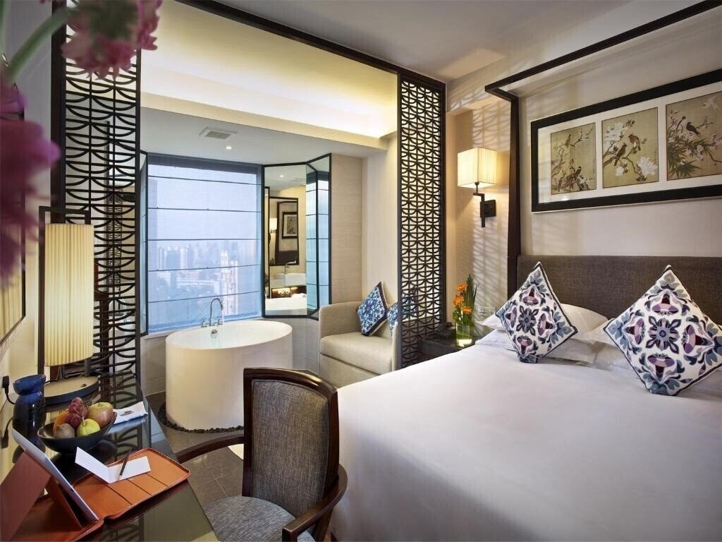 Фото SSAW Boutique Shanghai Hongkou 3*