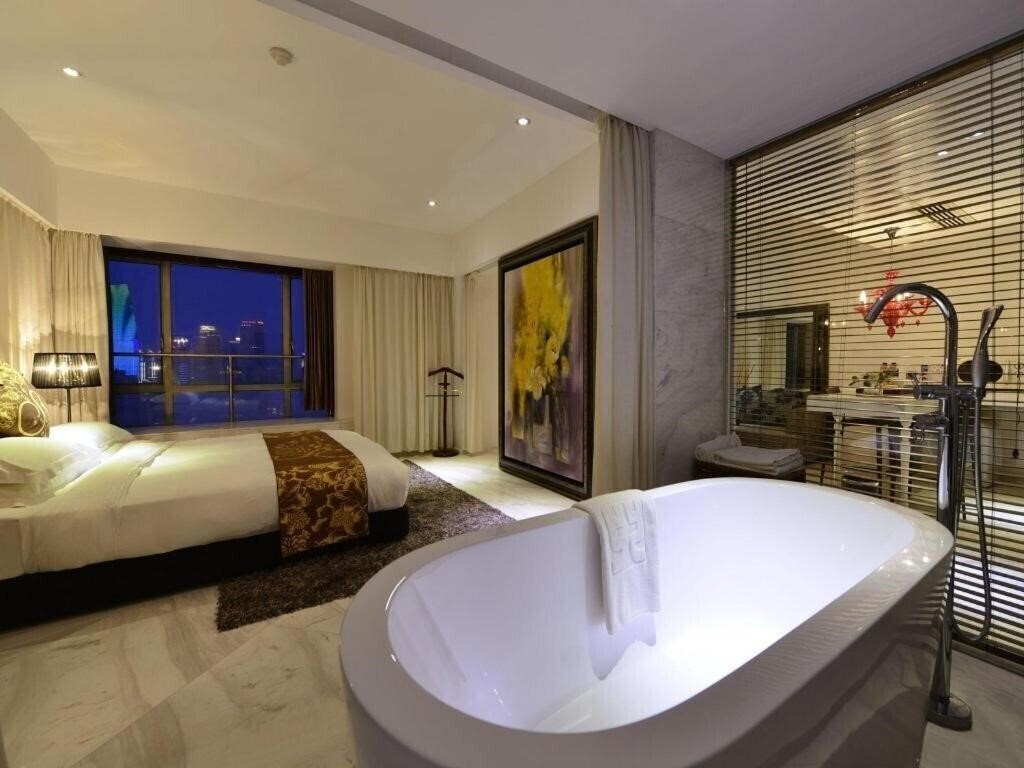 Готель Kingtown Riverside Plaza 3*