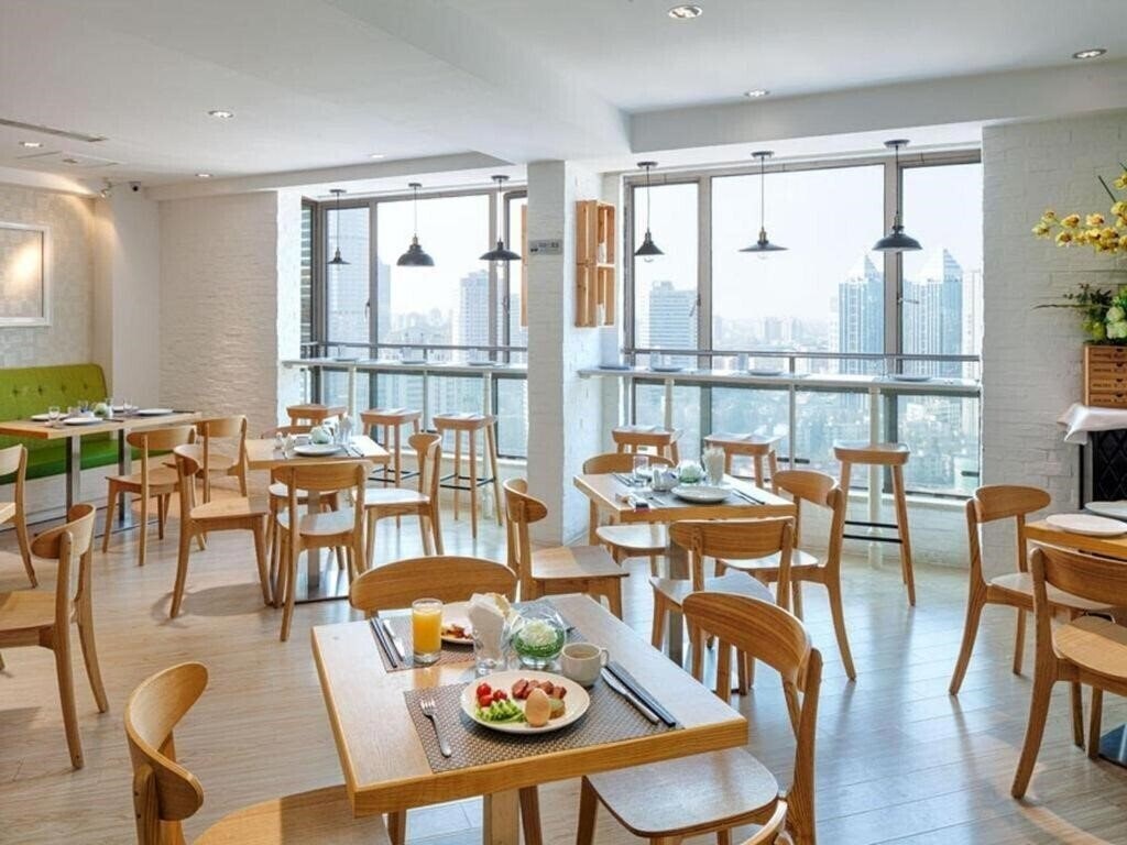 Фото Kingtown Riverside Plaza 3*