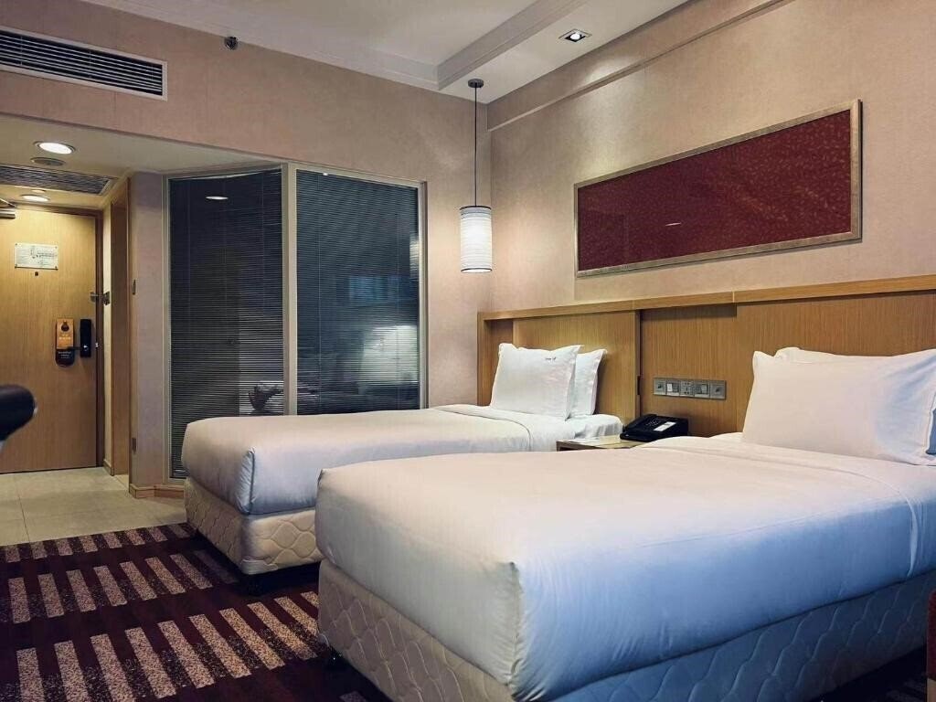 Готель Park Inn by Radisson Shanghai Downtown 4*