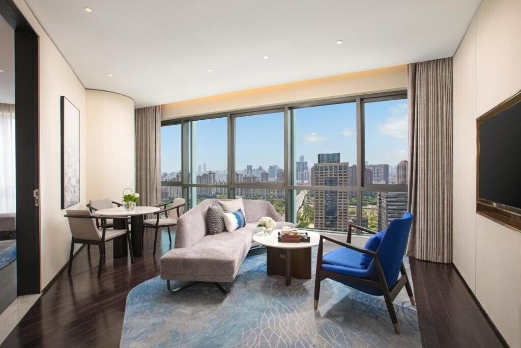 Изображение Hualuxe Shanghai Changfeng Park, an IHG Hotel 5*