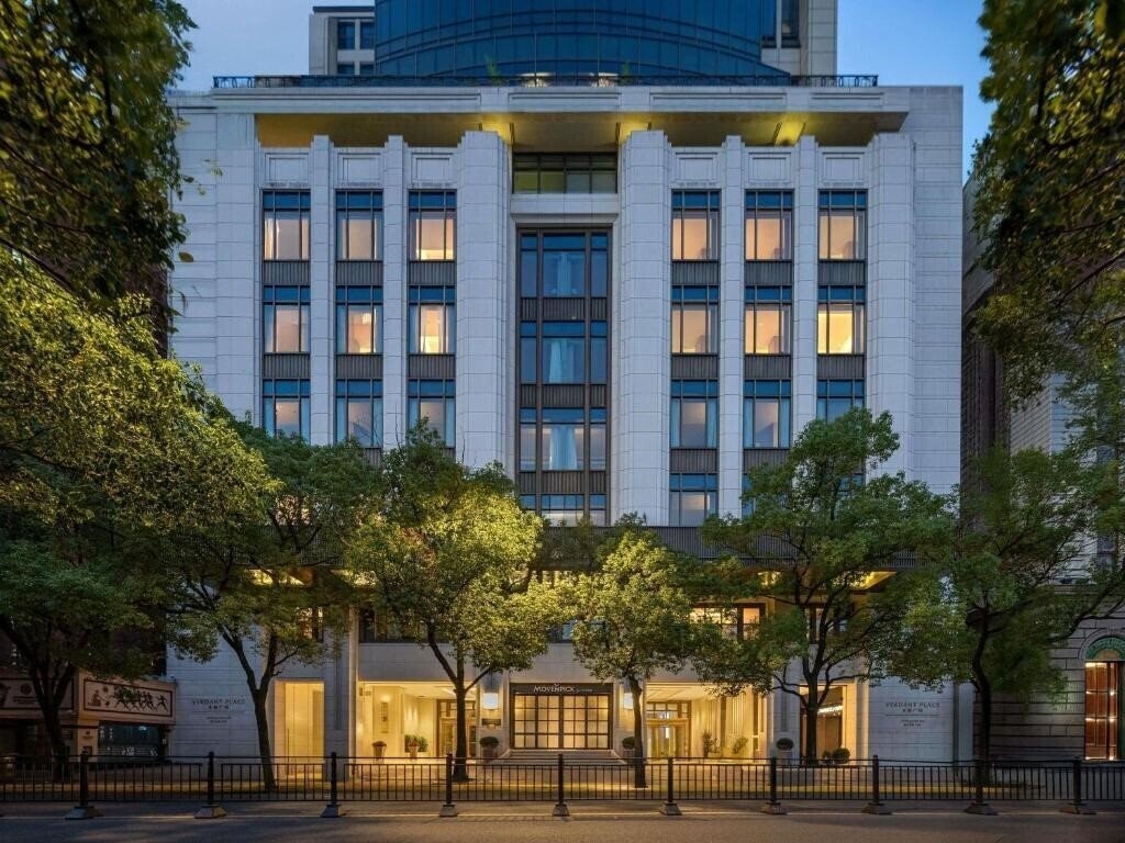 Готель Movenpick by Accor Shanghai People's Square 5*