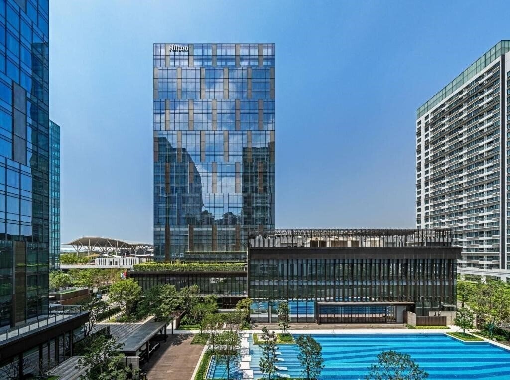 Готель Hilton Shenzhen World Exhibition & Convention Center 5*