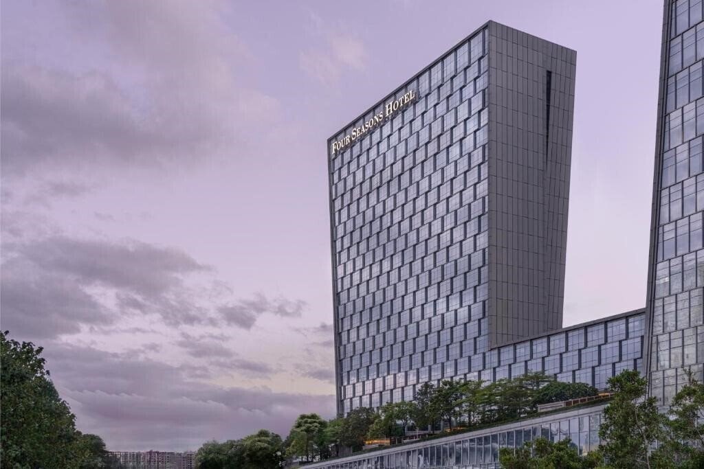 Отель Four Seasons Hotel Shenzhen 5*