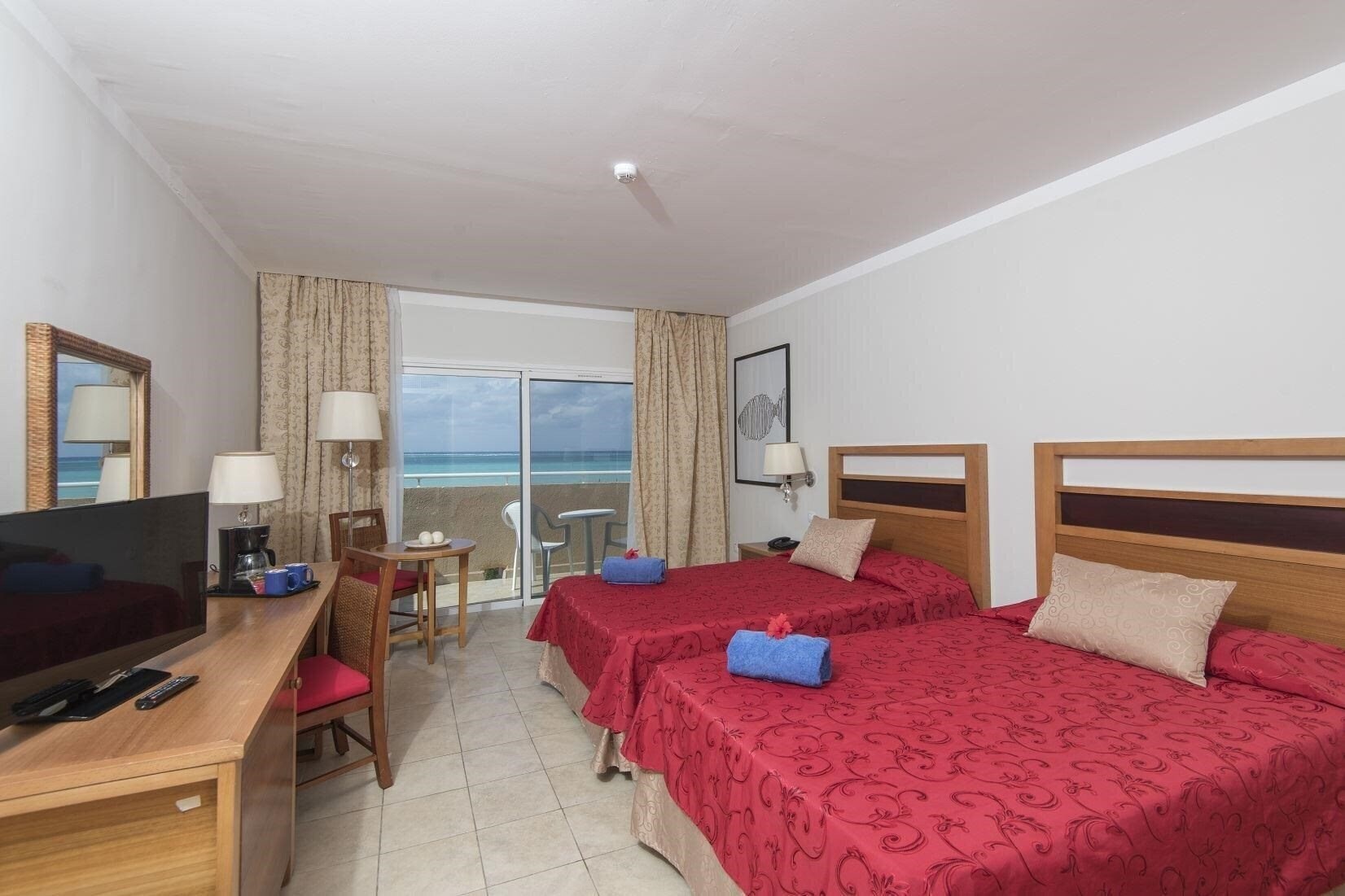 Фото Hotel Playa Paraiso 4*