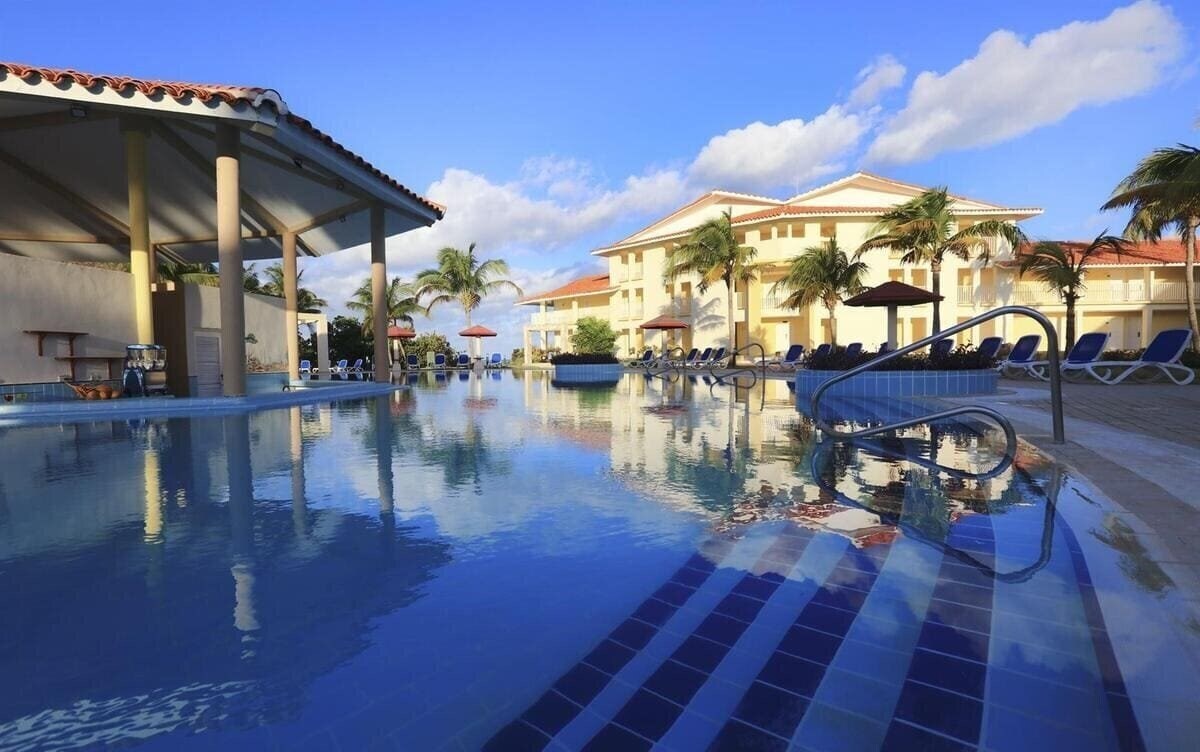 Отель Be Live Experience Tropical 4*