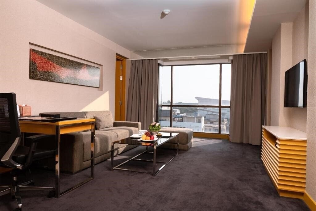 Фото Lao Plaza Hotel 4*