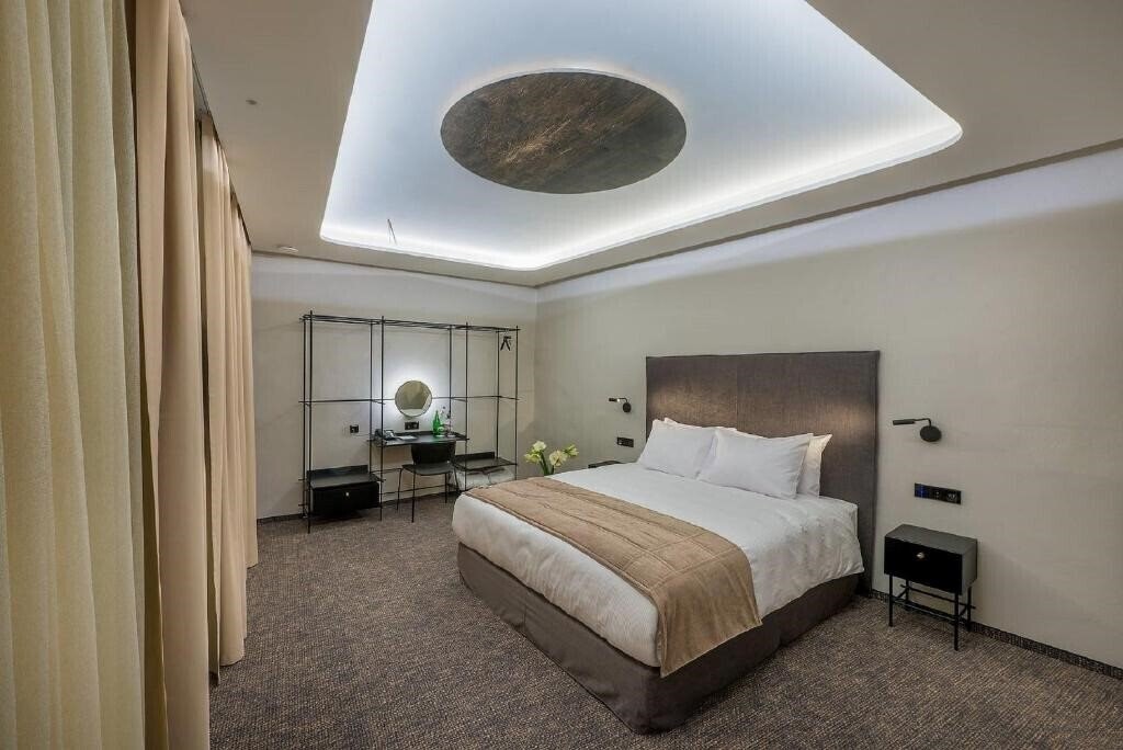 Отель Artagonist Art Hotel 4*
