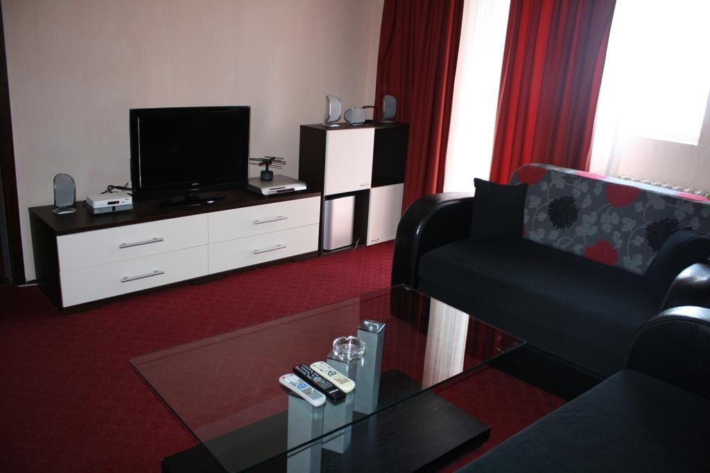 Готель Slavija 2*