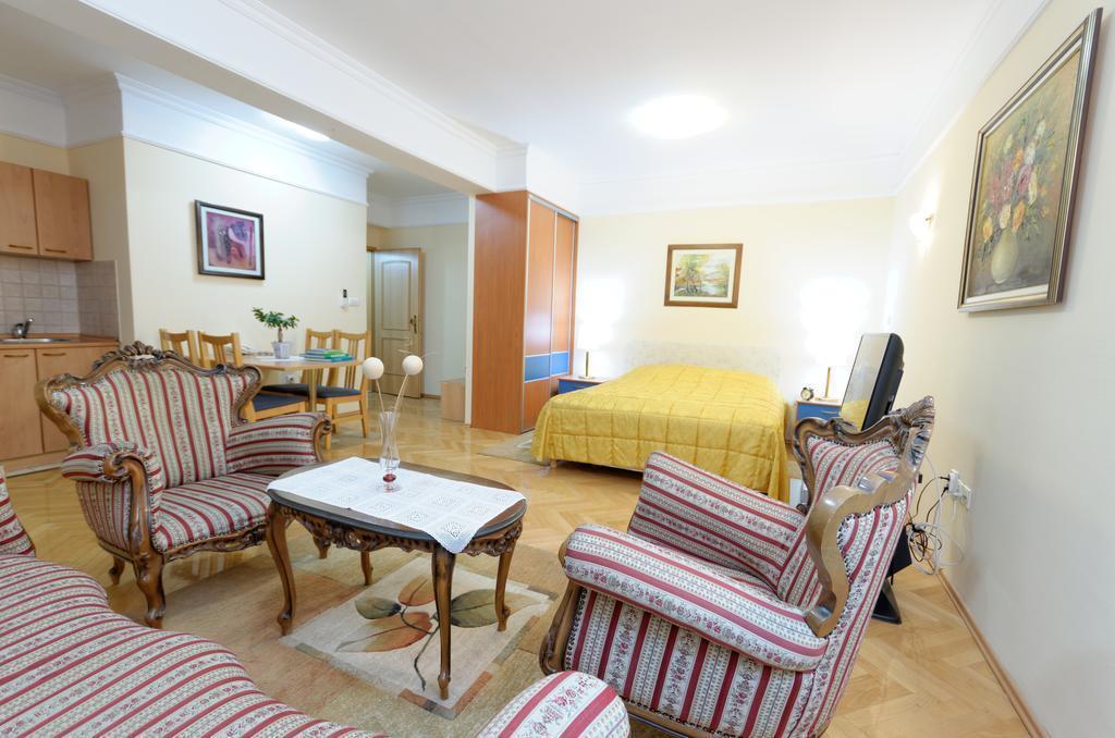 Отель Tim'S Apartments 3*