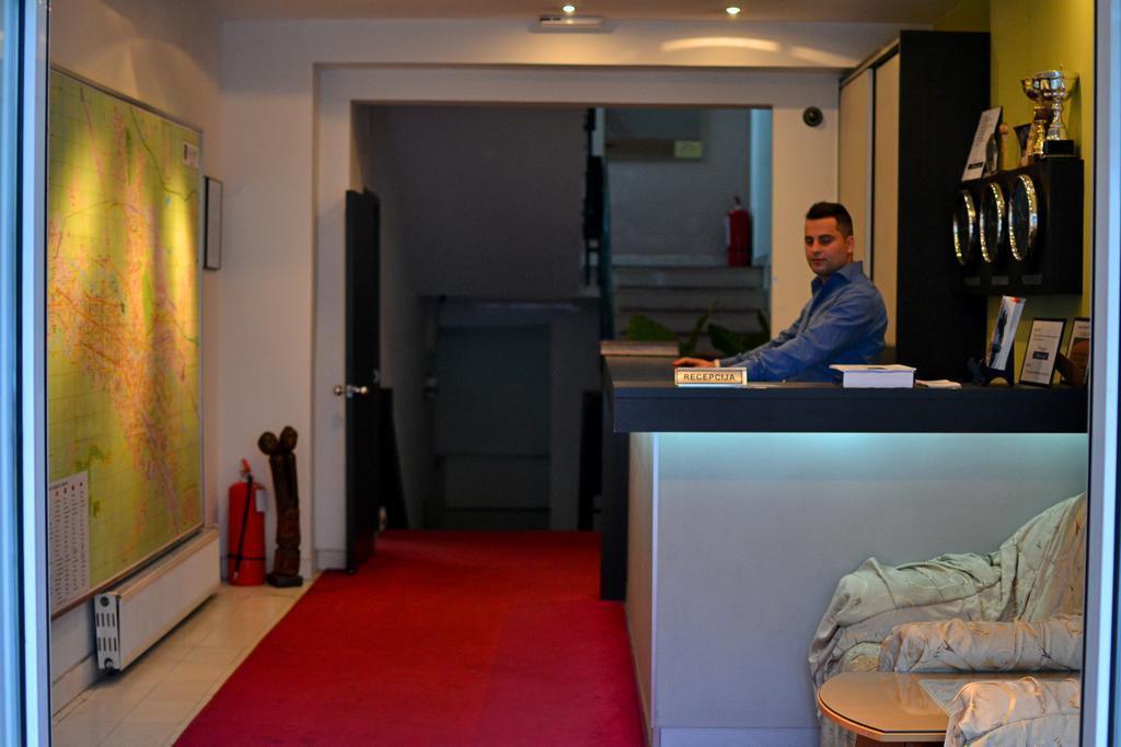 Готель Ambasador 3*