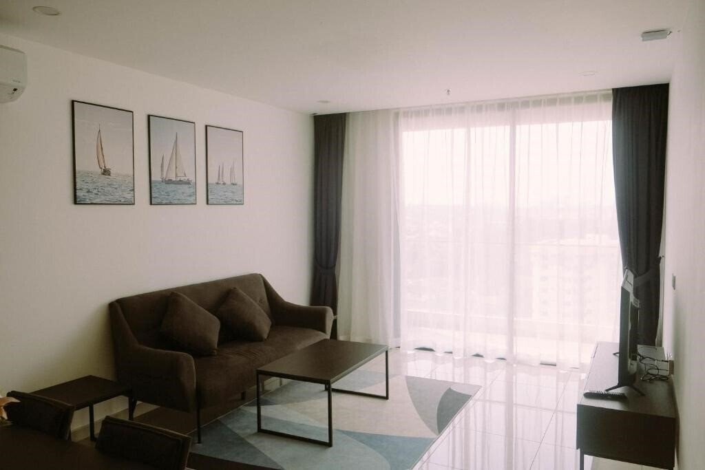 Фото Ramada Suites by Wyndham The Straits Johor Bahru 4*