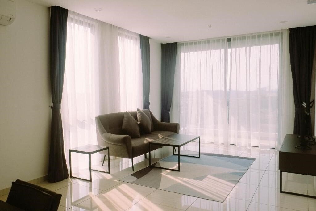 Фотографія Ramada Suites by Wyndham The Straits Johor Bahru 4*