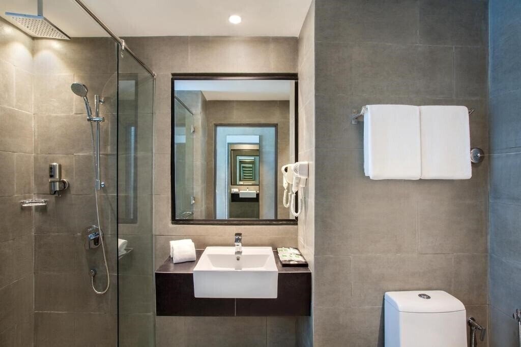 Фото Ibis Styles Kota Kinabalu Inanam 3*