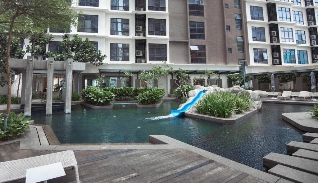 Готель Fraser Residence 5*