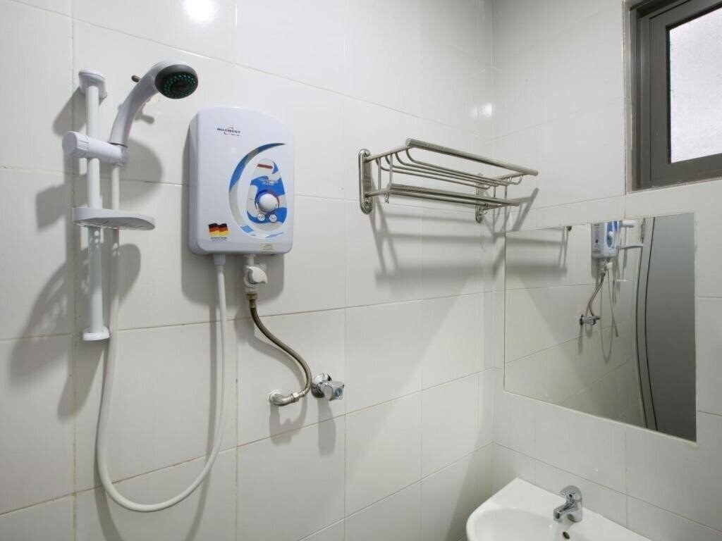 Фотографія Ev World Hotel Sg Besi 2*