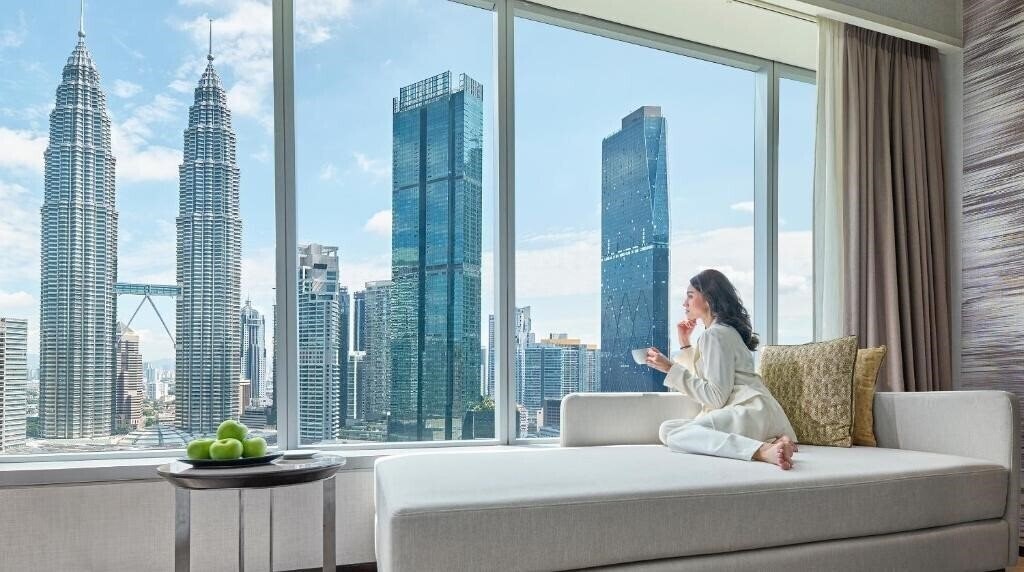 Отель Traders Hotel Kuala Lumpur 4*