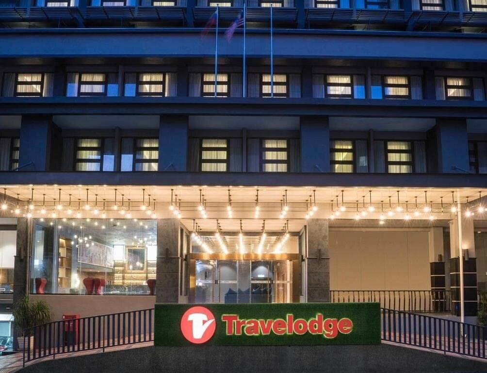 Фото Travelodge Kuala Lumpur City Centre 4*