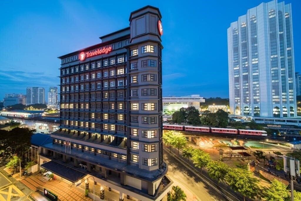 Готель Travelodge Kuala Lumpur City Centre 4*