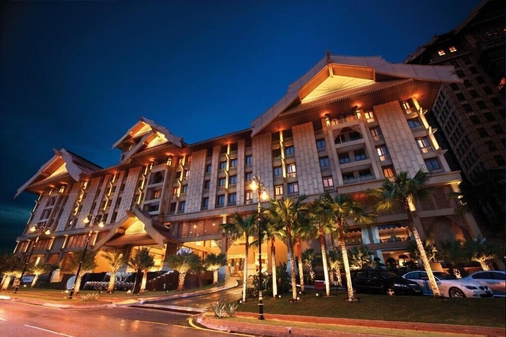 Отель Royale Chulan Kuala Lumpur 5*