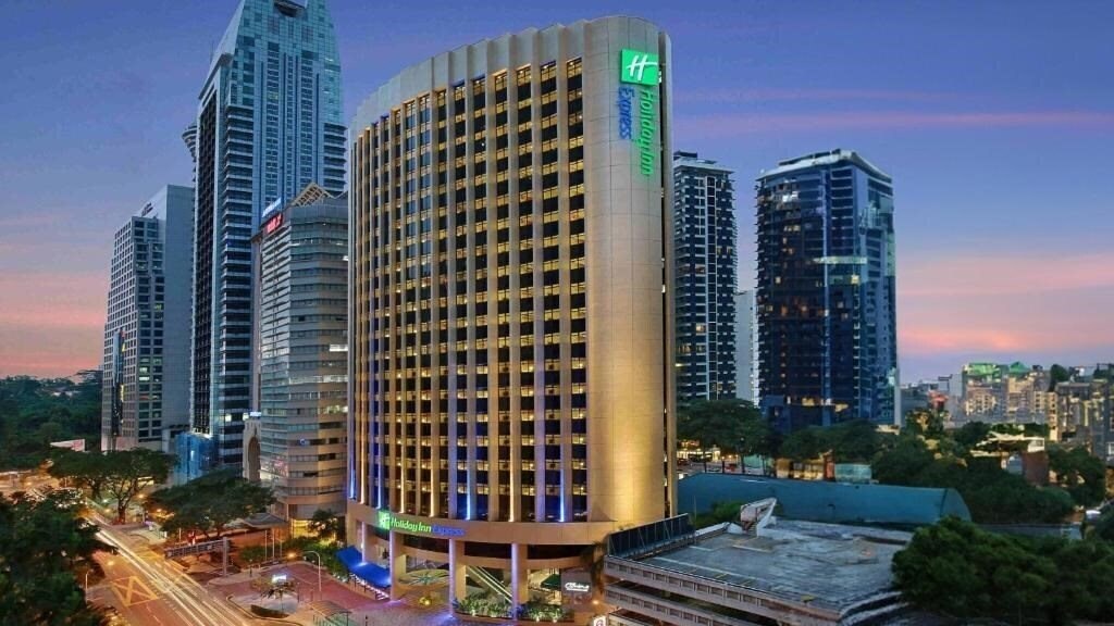 Отель Holiday Inn Express Kl 3*