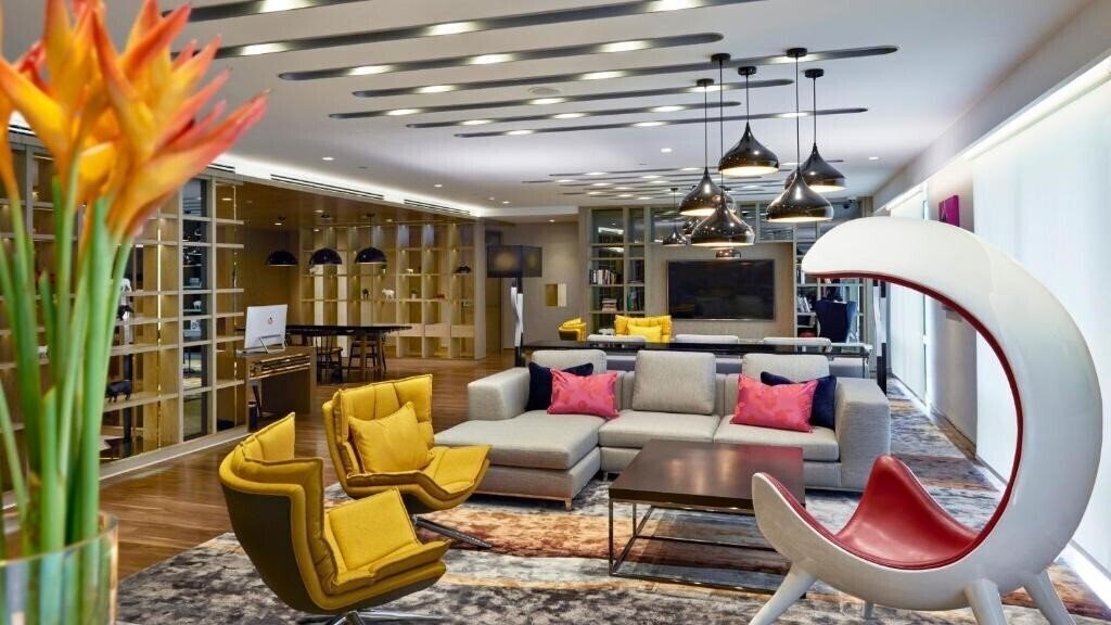 Отель Pullman Kuala Lumpur City Center 5*