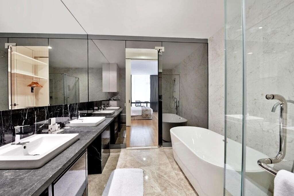Отель The Face Suites 5*