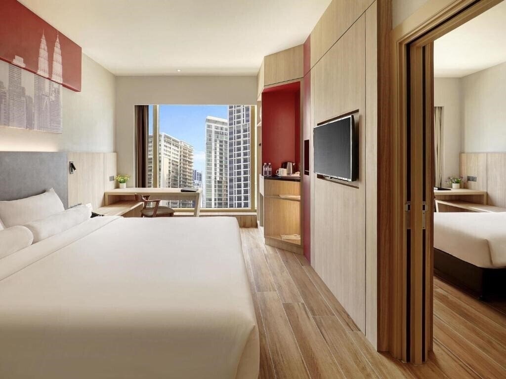 Фото Ibis Hotel Klcc 4*